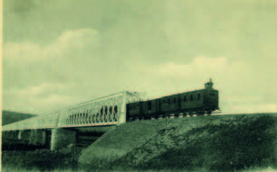 Le pont de chemin de fer de la rivière des Galets