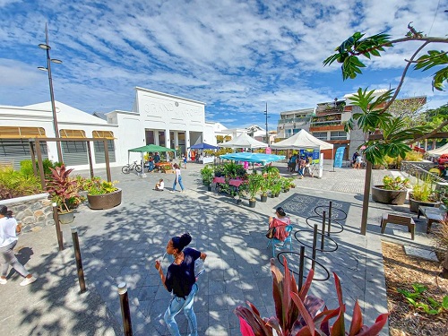 Marché artisanal sur la Place du Grand marché