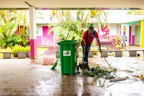 Cyclone Batsirai // Phase de sauvegarde : remise en état des écoles.
