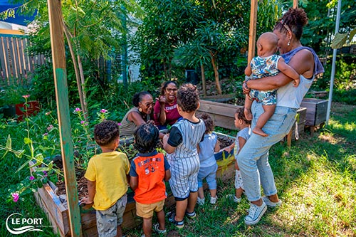 Une journée au jardin pour les marmailles