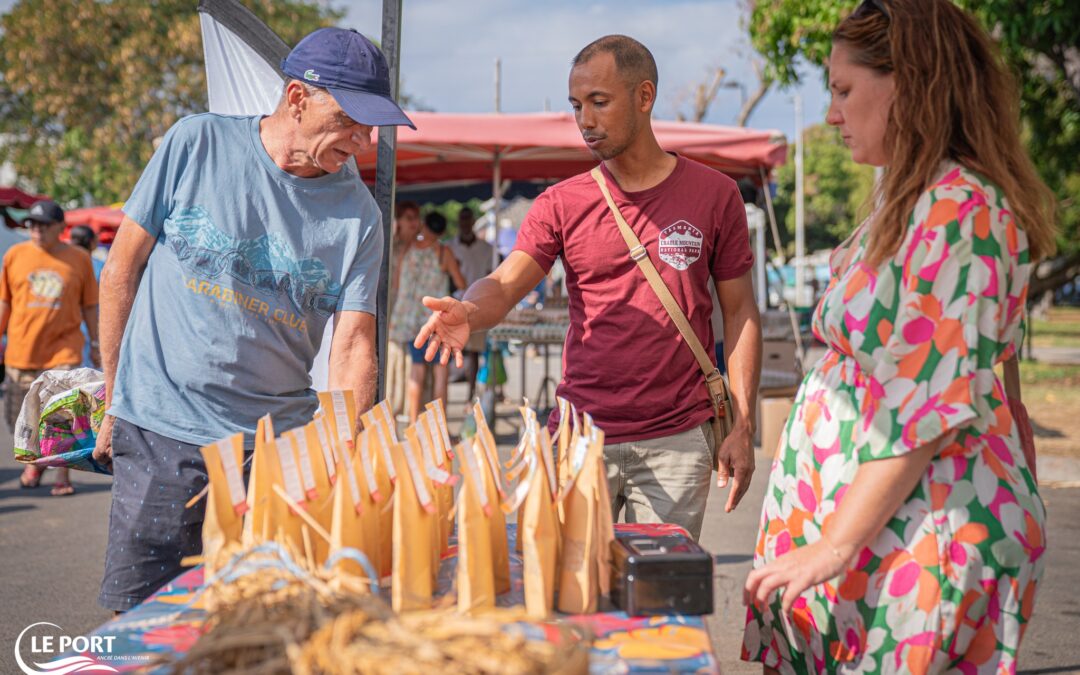Du riz complet du Port vendu au marché forain