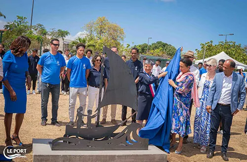 Pose de la 1ère pierre du lycée des métiers de la mer au Port