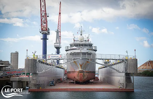 Réparation navale : le dock flottant Titan entre en service au Port