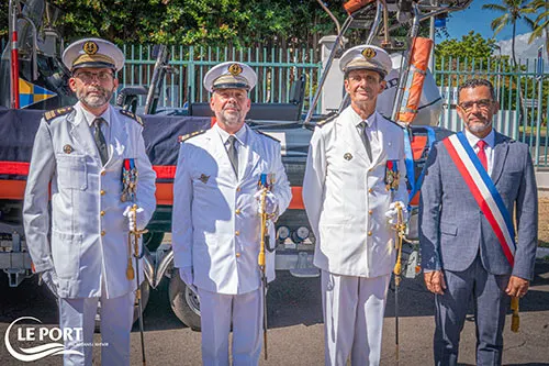 Prise de commandement à la base navale