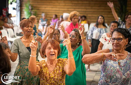 Les seniors se retrouvent au rythme du thé dansant